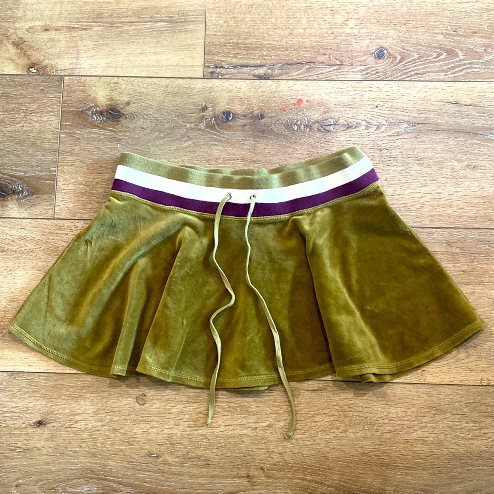 Adorable Juicy Couture Olive Green Mini Skirt